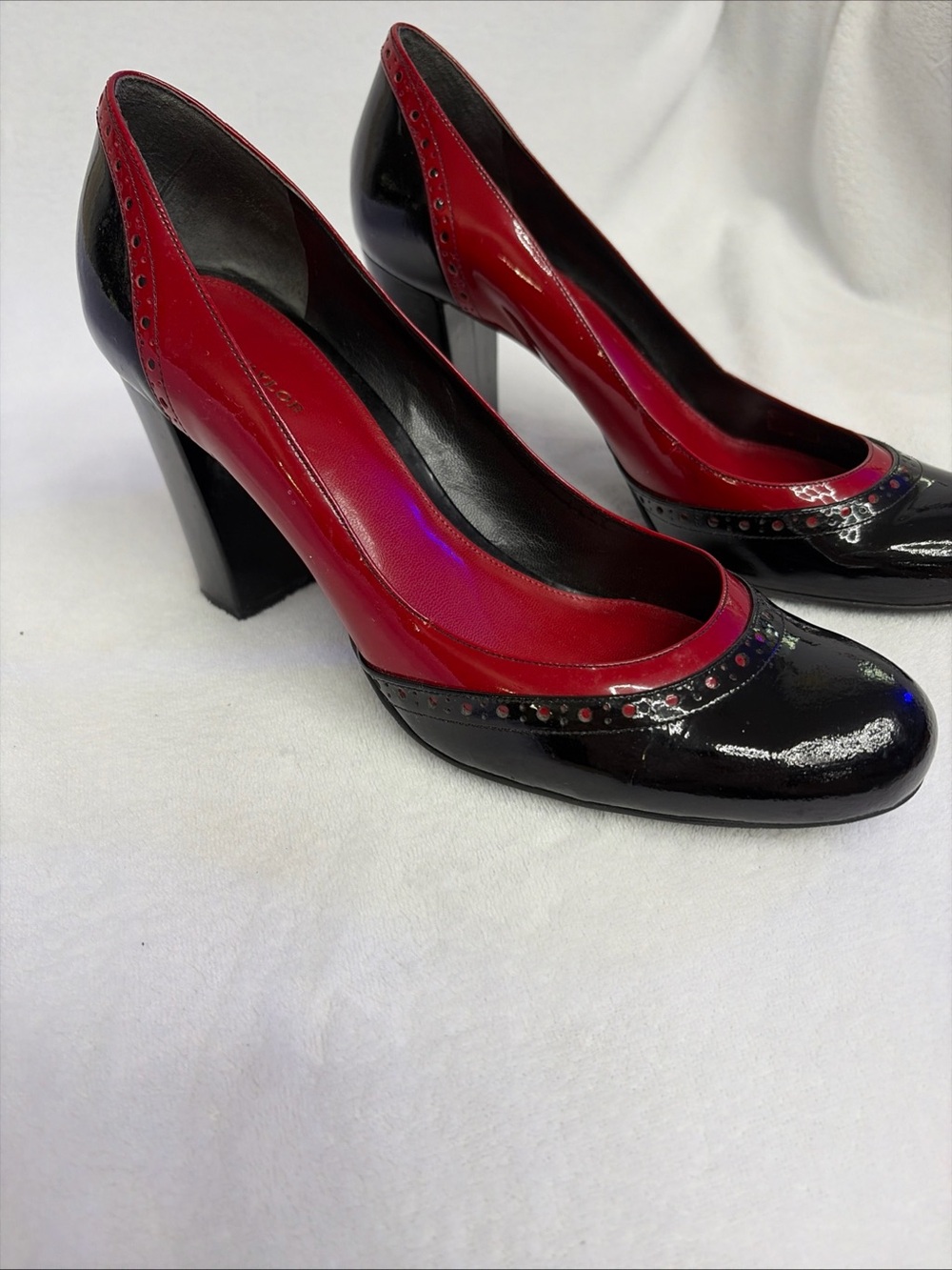 contemporary vintage Ann Taylor two-tone spectator pumps